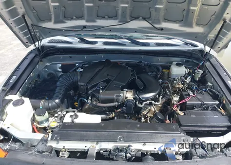 2008 Toyota Fj Cruiser z USA, uszkodzony, nr VIN JTEBU11F58K012193